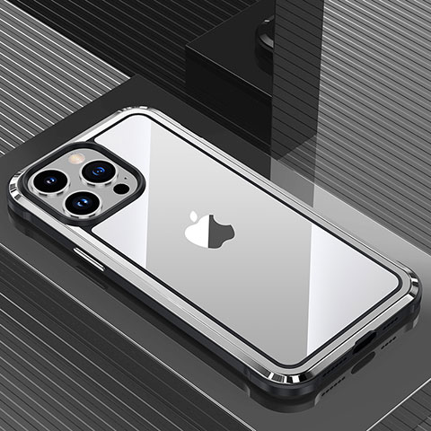 Apple iPhone 13 Pro用ケース 高級感 手触り良い アルミメタル 製の金属製 兼シリコン カバー QC1 アップル シルバー