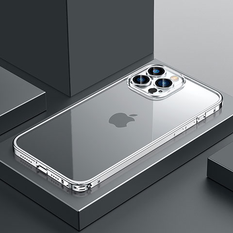 Apple iPhone 13 Pro用ケース 高級感 手触り良い メタル兼プラスチック バンパー QC4 アップル シルバー