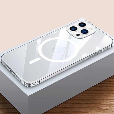 Apple iPhone 15 Pro用ケース 高級感 手触り良い メタル兼プラスチック バンパー Mag-Safe 磁気 Magnetic QC4 アップル シルバー