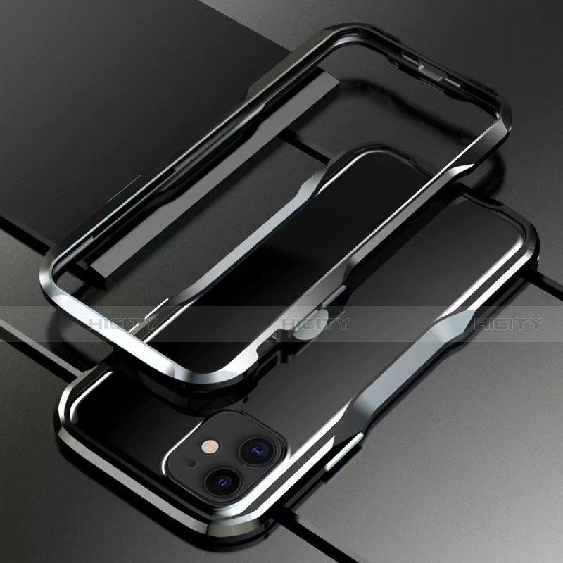 Apple iPhone 11用ケース 高級感 手触り良い アルミメタル 製の金属製 バンパー カバー アップル ブラック