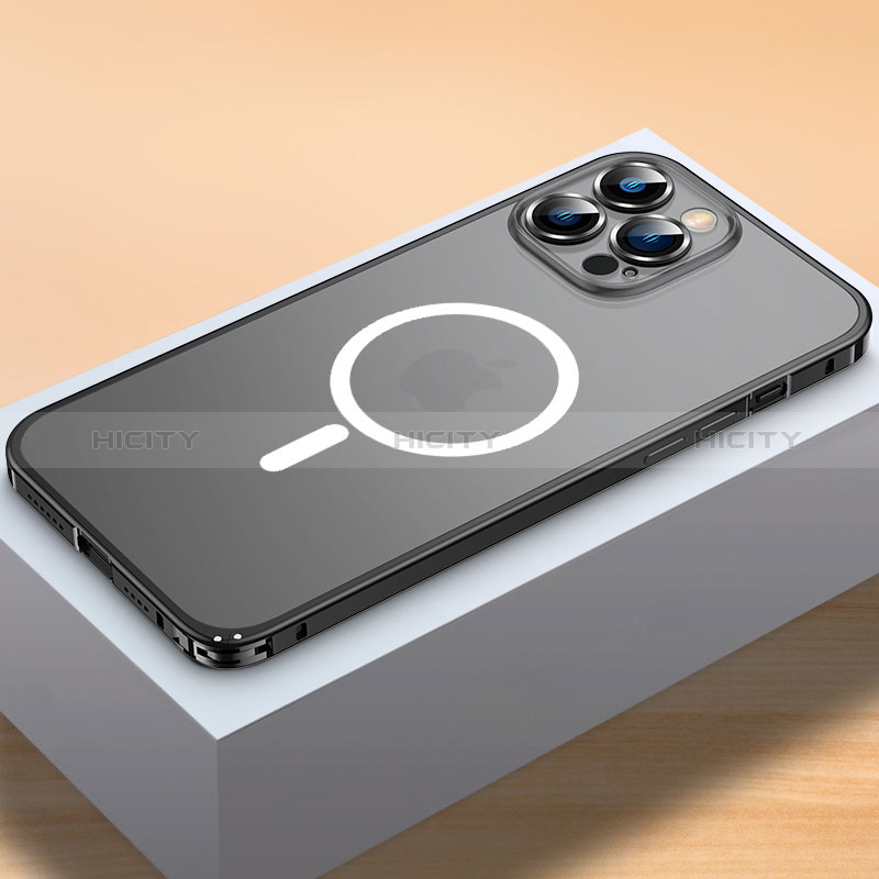 Apple iPhone 13 Pro用ケース 高級感 手触り良い メタル兼プラスチック バンパー Mag-Safe 磁気 Magnetic QC2 アップル ブラック