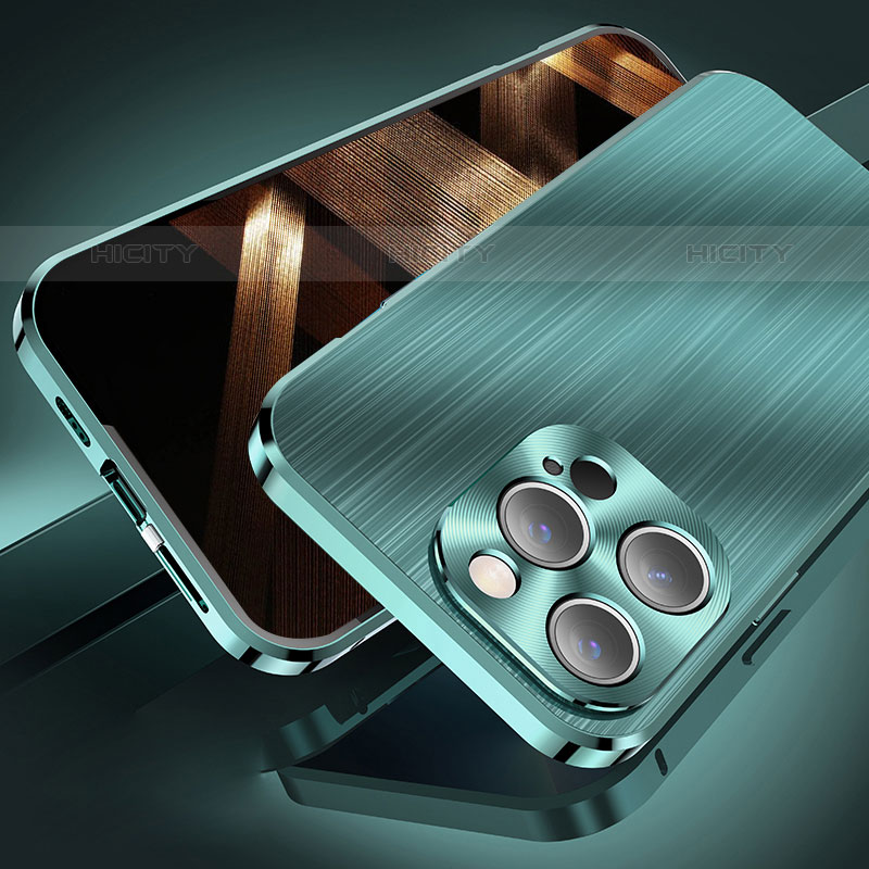 Apple iPhone 15 Pro用ケース 高級感 手触り良い アルミメタル 製の金属製 カバー M06 アップル